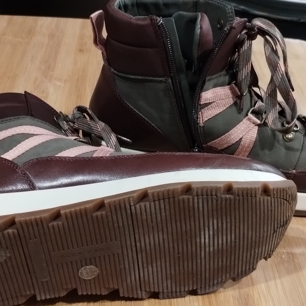 Shoes - Picture 2 of 5